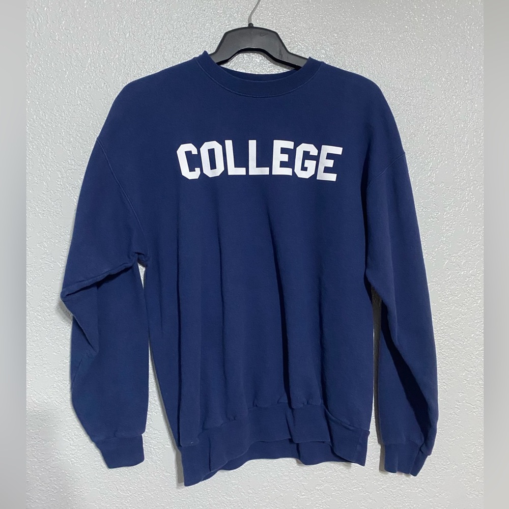 “College” crew neck